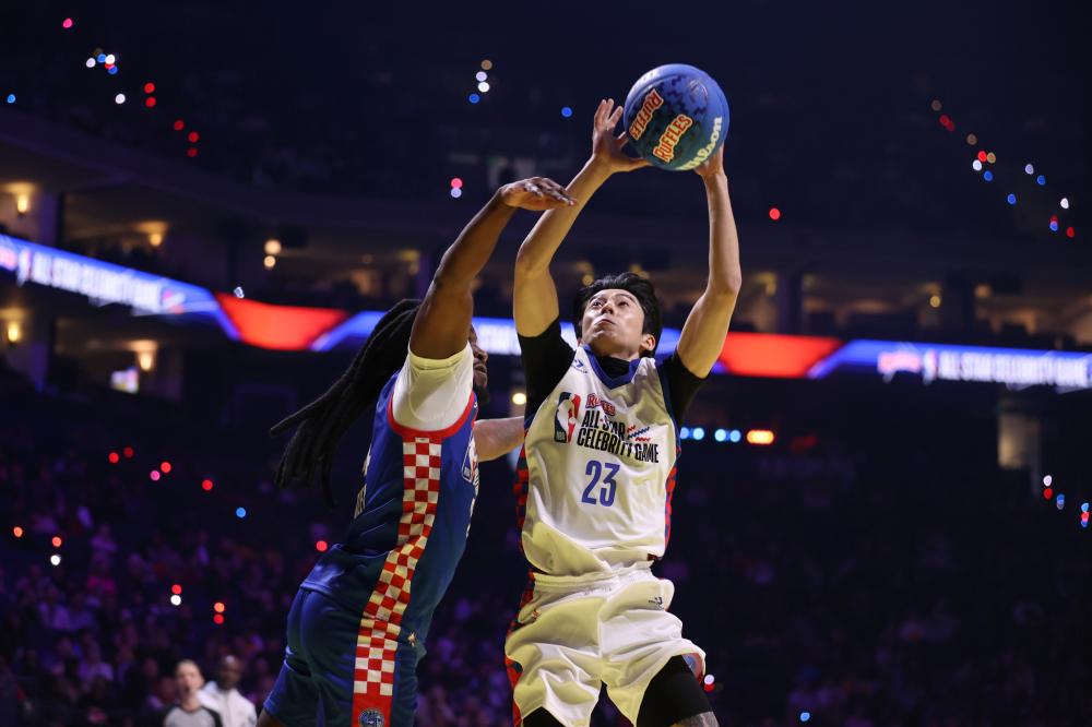 着湖人队在 着湖人队在