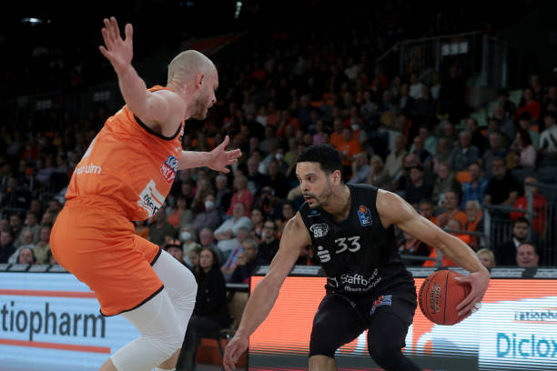 战术打法的 战术打法的