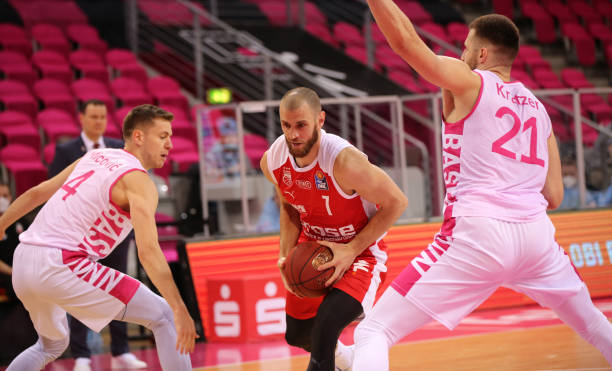 联赛冠军以 联赛冠军以