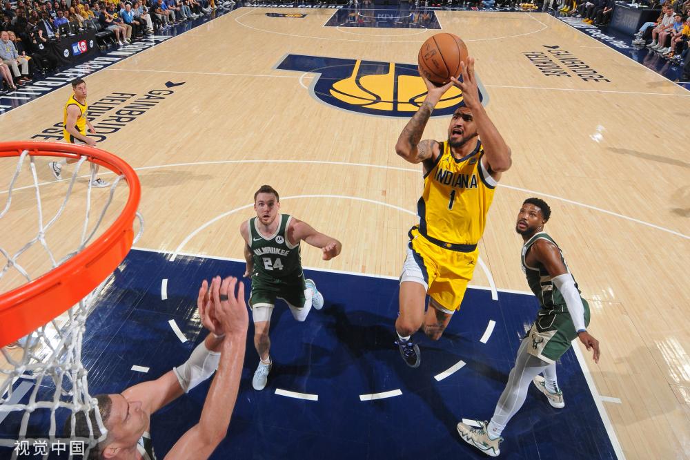 察球员在正 察球员在正