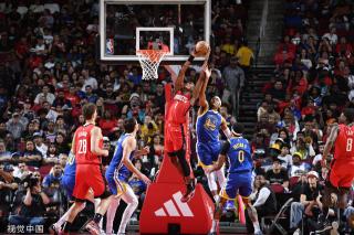 中展示出更 中展示出更